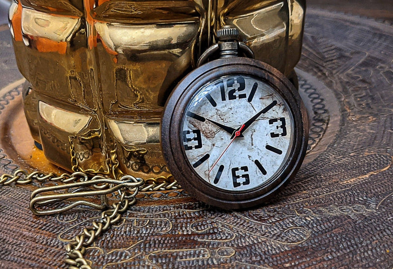 Personalized Wooden Pocket Watch | Tinto