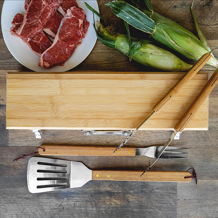 Personalized Grilling Set with Bamboo Case
