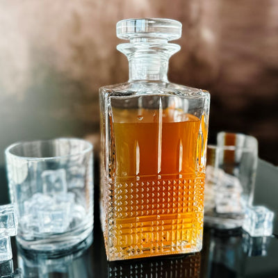Executive Novecento Decanter Set with 2 Personalized Glasses