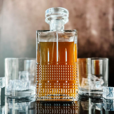 Executive Novecento Decanter Set with 2 Personalized Glasses