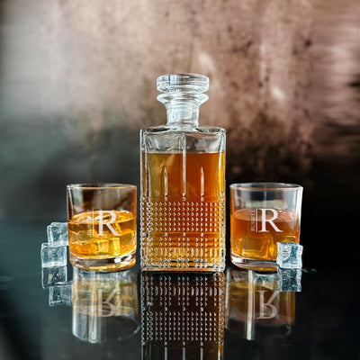 Executive Novecento Decanter Set with 2 Personalized Glasses