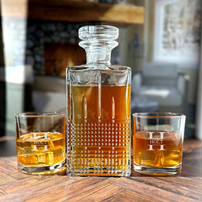 Executive Novecento Decanter Set with 2 Personalized Glasses